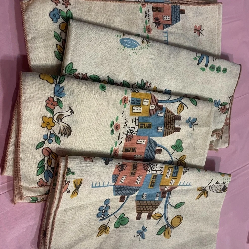 Heartland Floral and House Print Napkin Set of Four